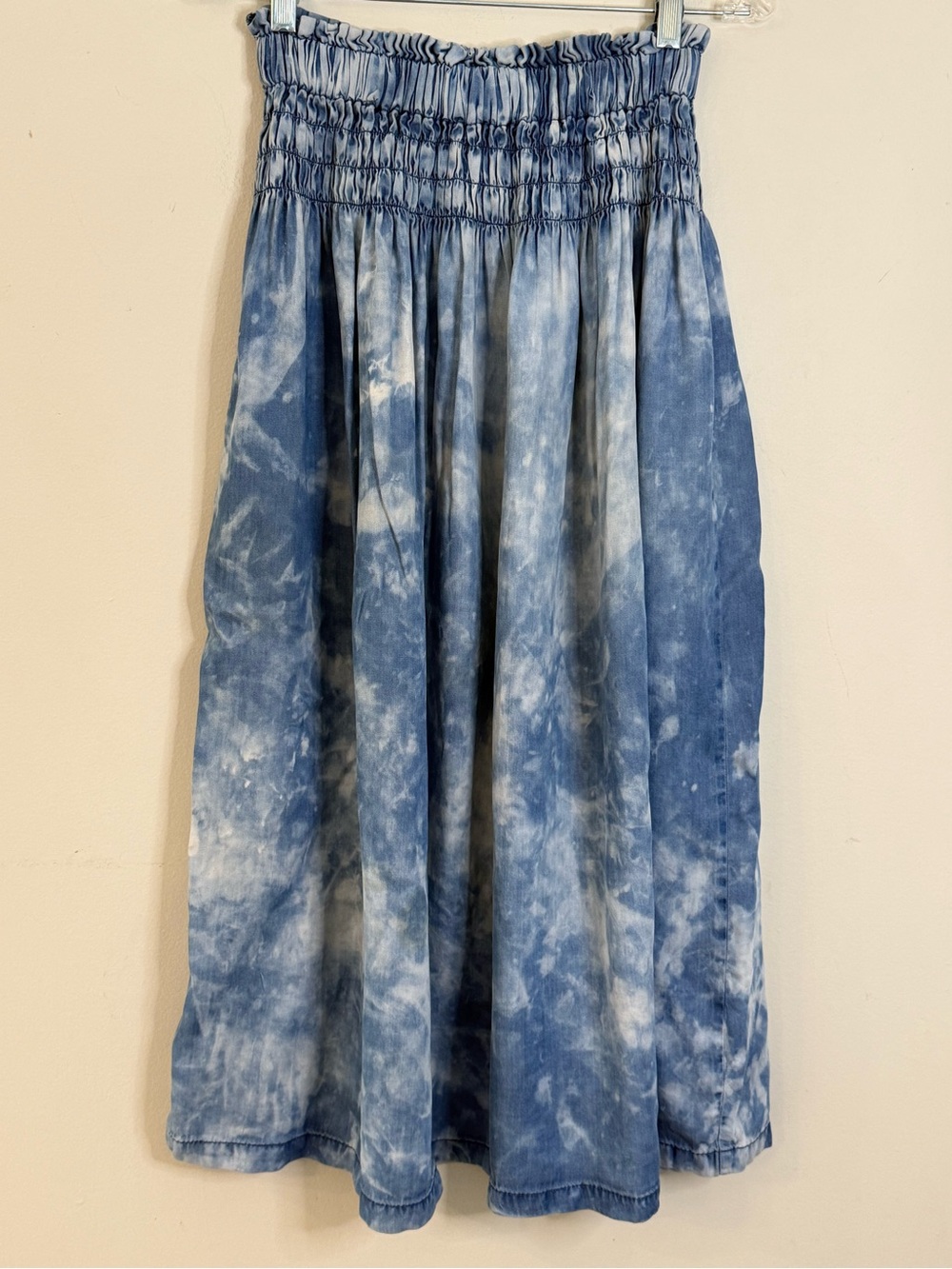 Given Kale maxi skirt blue & white tie dyed smocked waist SZ SM - Picture 3 of 9